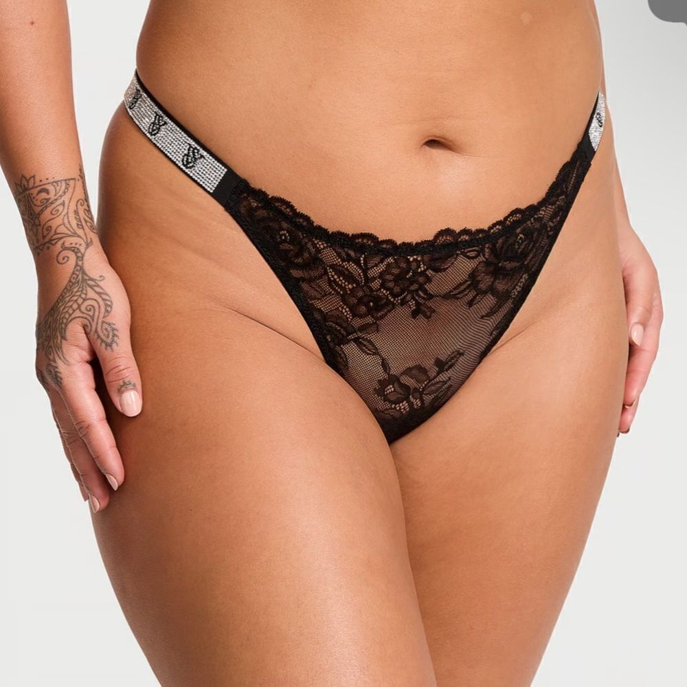 VERY SEXY
Shine Strap Rose Lace Panty